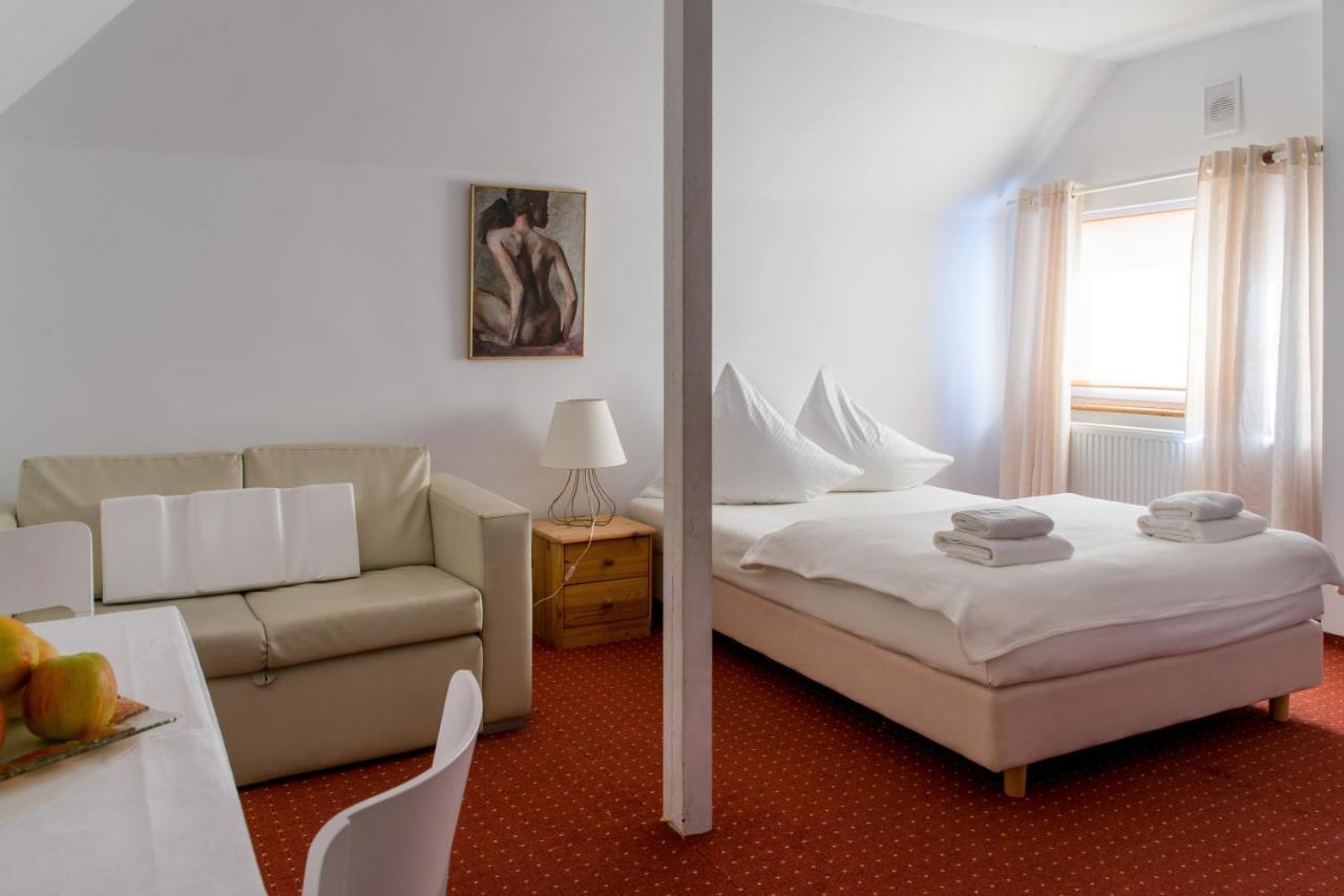 Park Inn Resort Lowicz Walecki Exterior photo